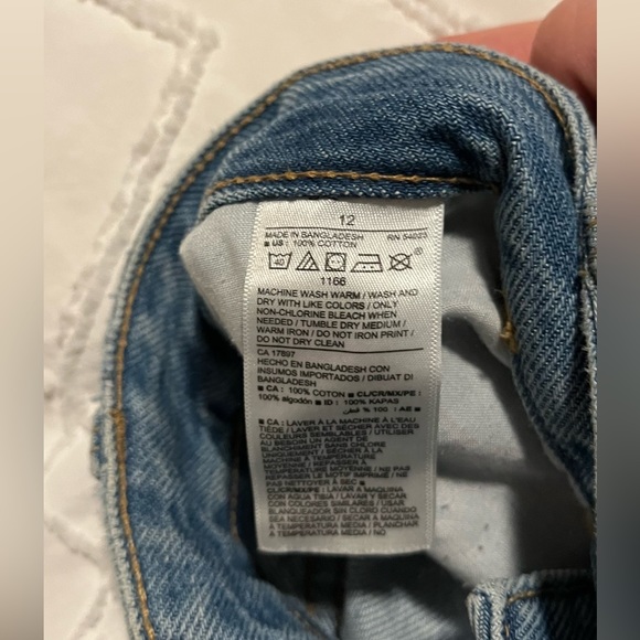 Old Navy - Mom Jeans - Ripped - Picture 2 of 3